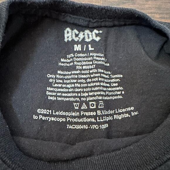 ACDC black & tan tye-die cropped t-shirt size M/L - Picture 5 of 7